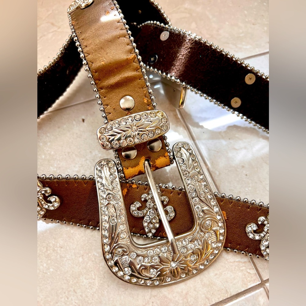Blingy fleur-de-lis genuine leather cowgirl belt